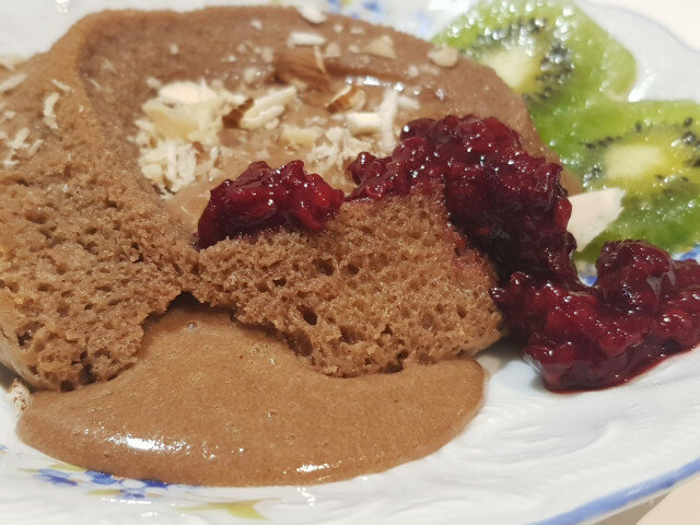 Lava Cake con Almendras y Frambuesas