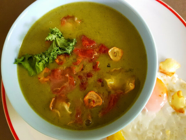 Sopa verde de kale