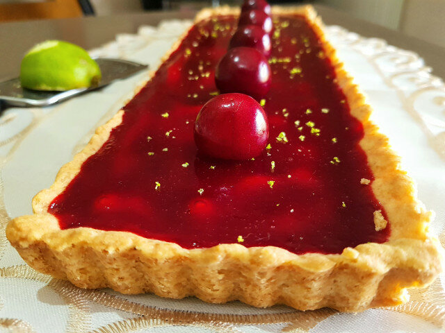 Tarta de cerezas con chocolate blanco