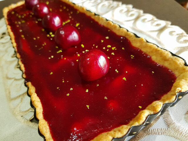 Tarta de cerezas con chocolate blanco