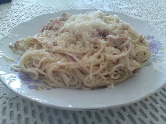 Espaguetis a la carbonara (estilo romano)