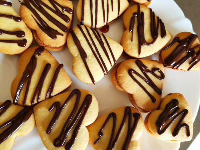 Galletas rellenas en forma de corazón