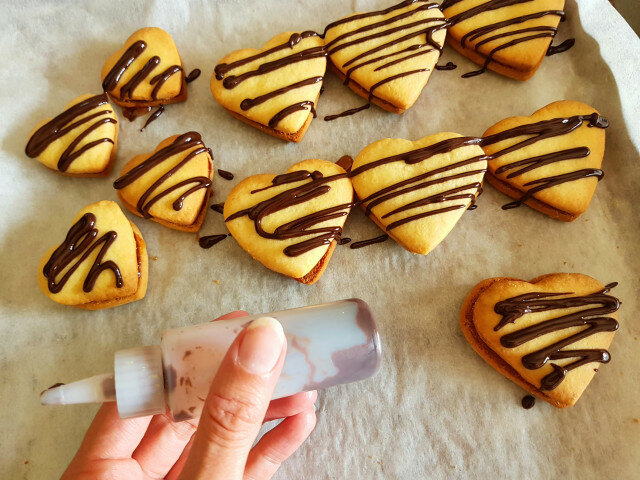 Galletas rellenas en forma de corazón