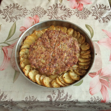 Hamburguesa gigante al horno