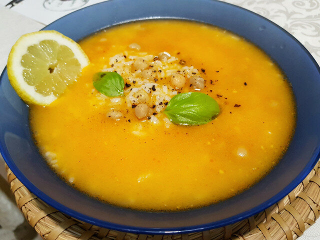 Sopa de arroz con garbanzos económica