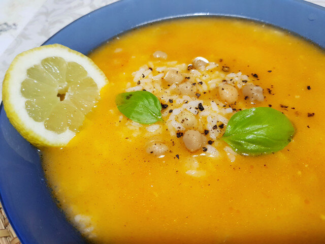 Sopa de arroz con garbanzos económica