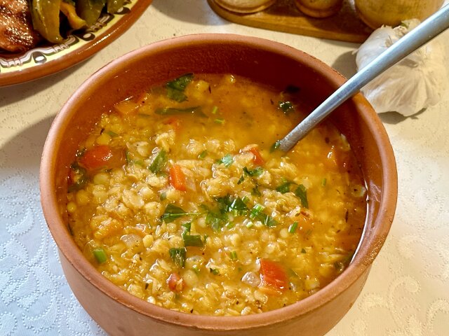 Guiso de lentejas rojas con verduras