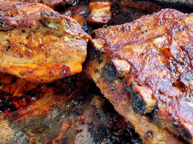 Deliciosas costillas de cerdo con salsa BBQ al horno