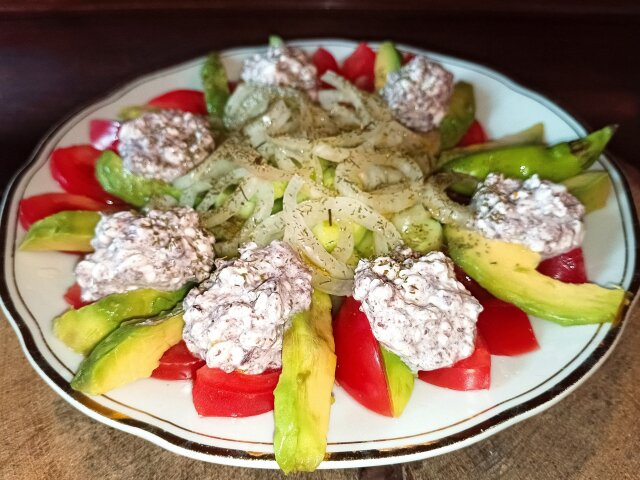 Ensalada de verduras con requesón