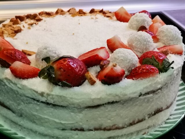 Tarta Raffaello de Almendras y Coco