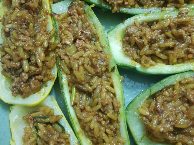 Calabacín al horno relleno de carne picada