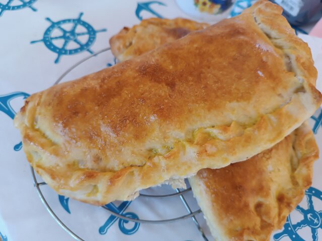 Pizza Calzone con carne picada