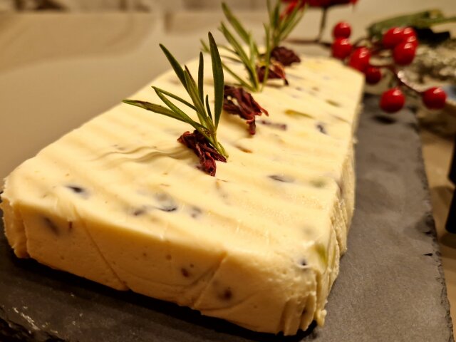 Turrón de Brie para la cena de Nochevieja
