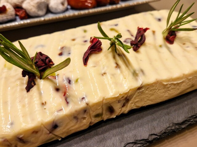 Turrón de Brie para la cena de Nochevieja